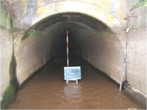 トンネル内での調査