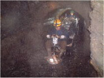 トンネル内での調査